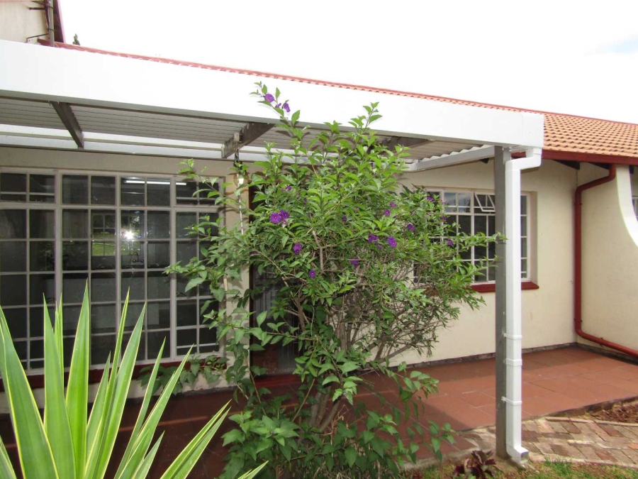 1 Bedroom Property for Sale in Helderkruin Gauteng