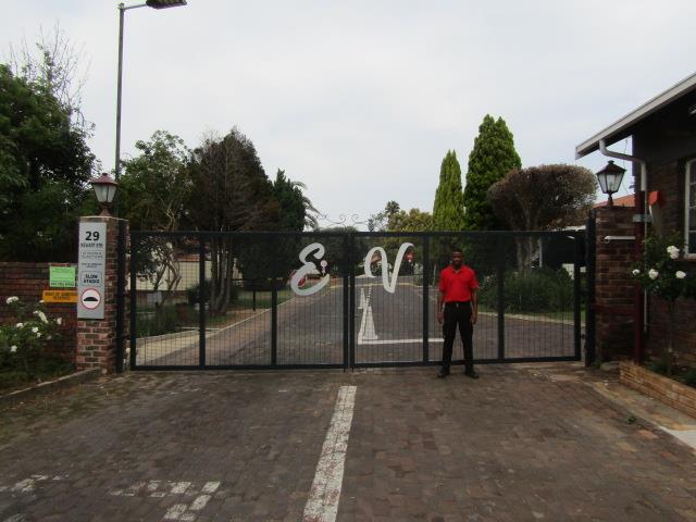 1 Bedroom Property for Sale in Helderkruin Gauteng