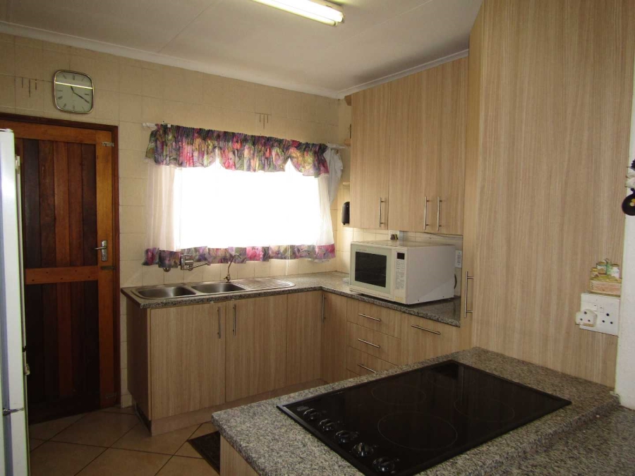 2 Bedroom Property for Sale in Helderkruin Gauteng