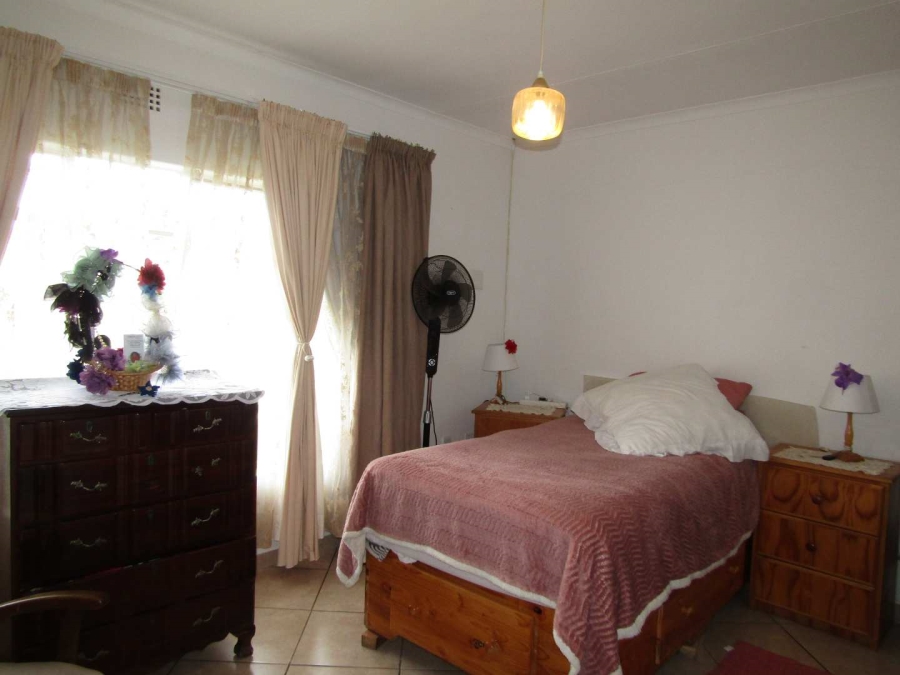 2 Bedroom Property for Sale in Helderkruin Gauteng