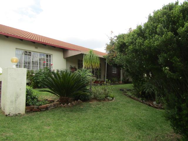 2 Bedroom Property for Sale in Helderkruin Gauteng