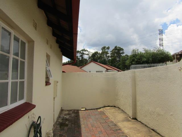 2 Bedroom Property for Sale in Helderkruin Gauteng