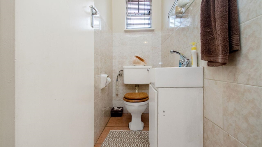 2 Bedroom Property for Sale in Florida Park Gauteng