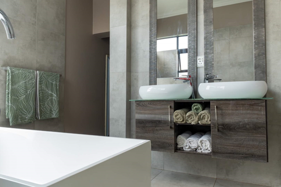 4 Bedroom Property for Sale in Eye of Africa Gauteng