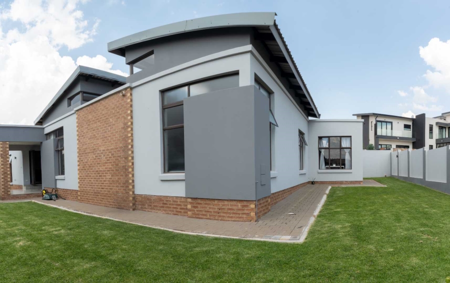 4 Bedroom Property for Sale in Eye of Africa Gauteng