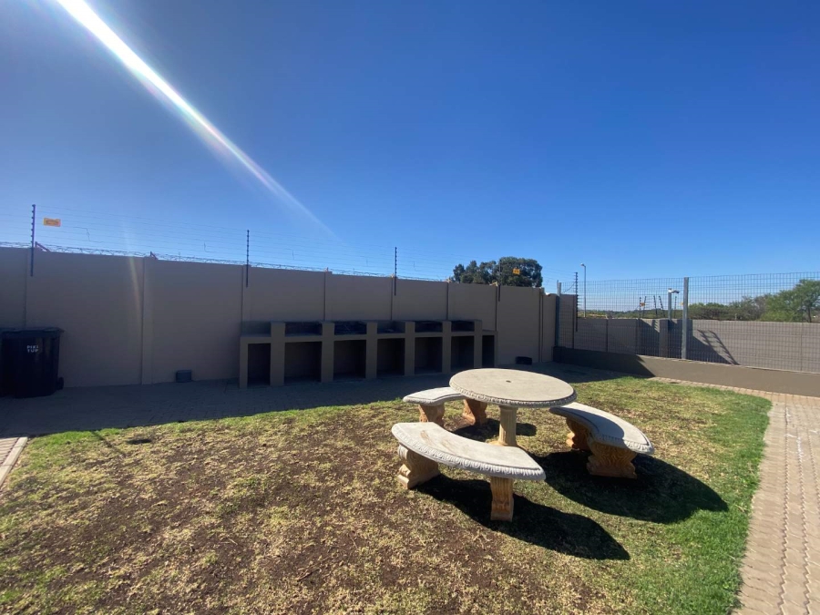 2 Bedroom Property for Sale in Ruimsig Gauteng