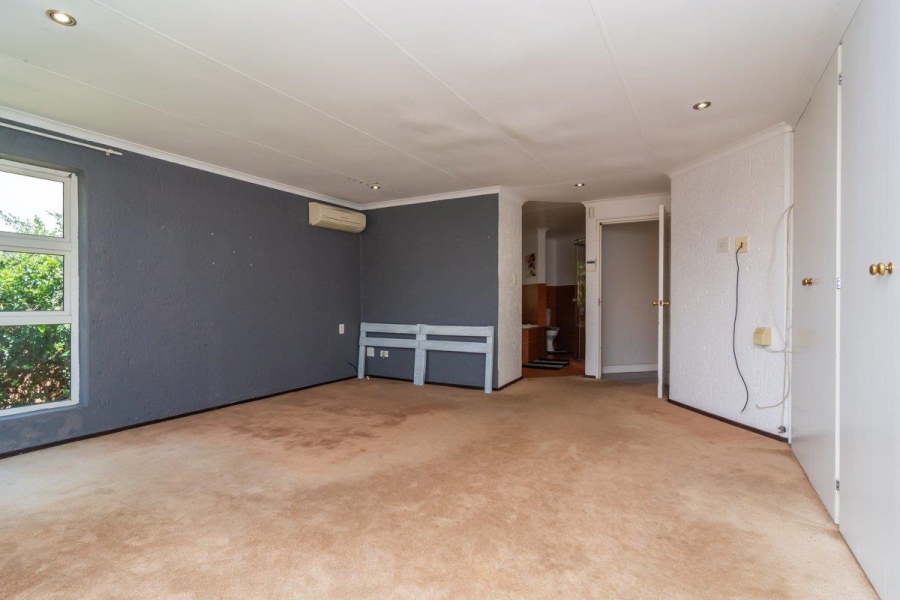 3 Bedroom Property for Sale in Noordheuwel Gauteng