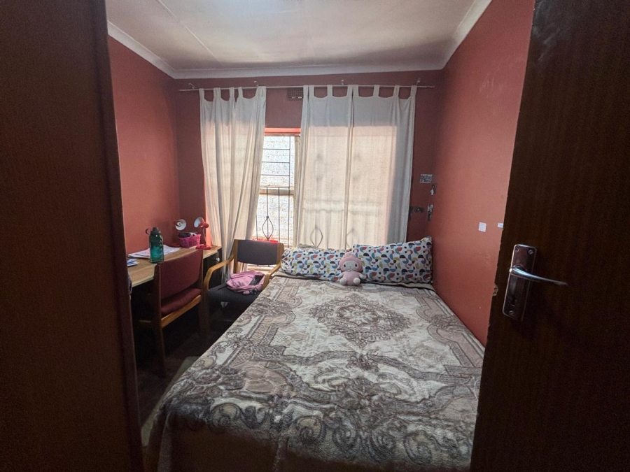 3 Bedroom Property for Sale in Protea North Gauteng