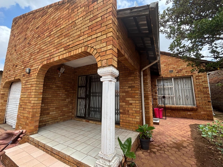 3 Bedroom Property for Sale in Protea North Gauteng