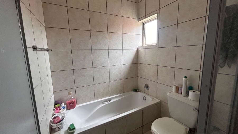 2 Bedroom Property for Sale in Esther Park Gauteng