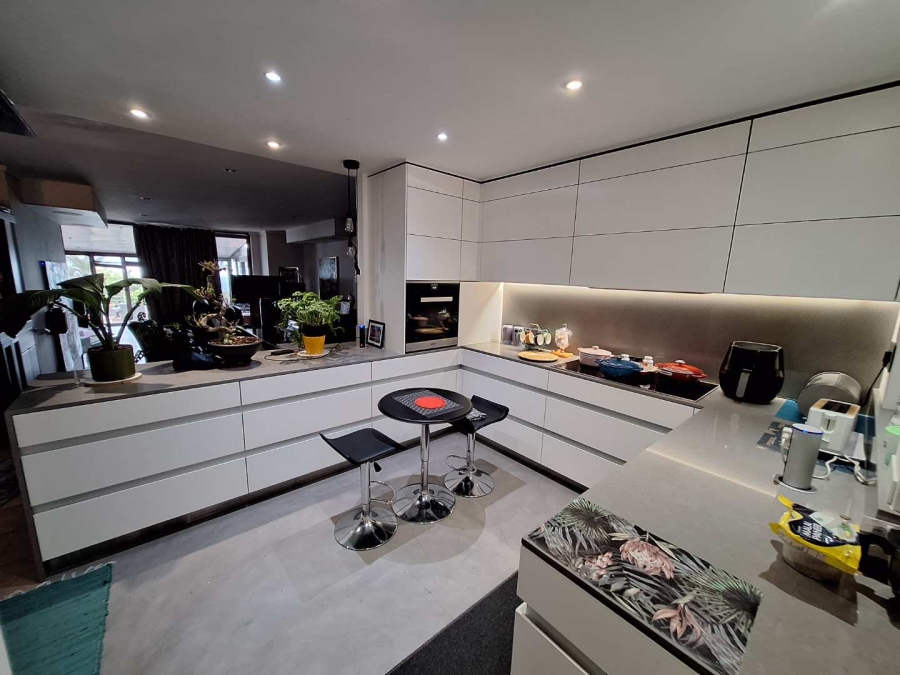 To Let 4 Bedroom Property for Rent in Northcliff Gauteng