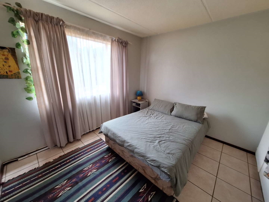 To Let 2 Bedroom Property for Rent in Weltevreden Park Gauteng