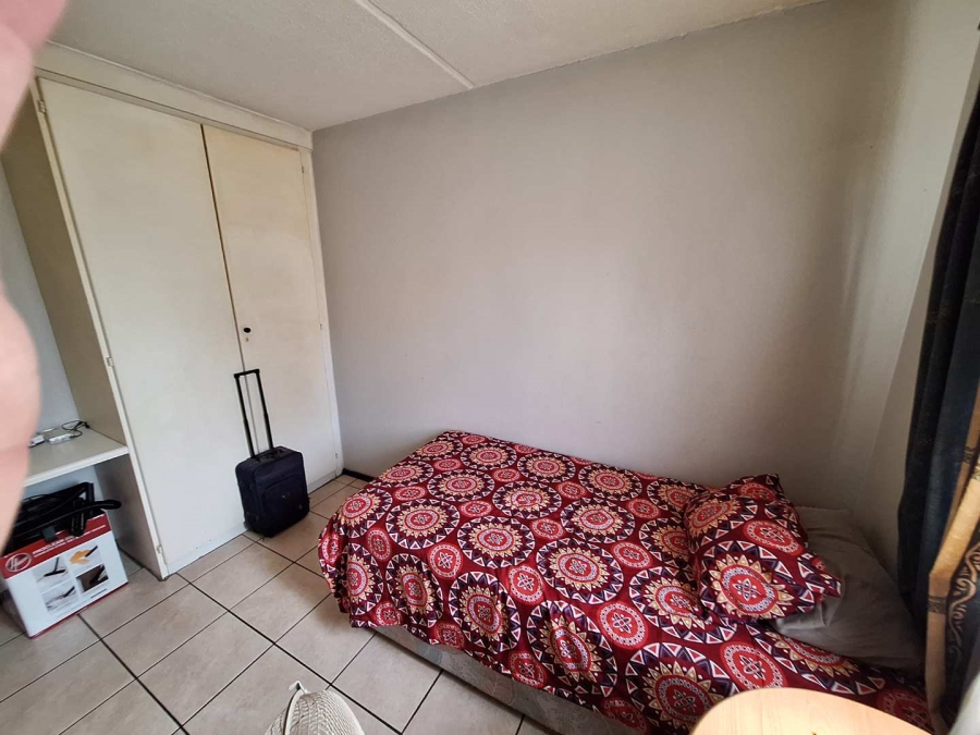 To Let 2 Bedroom Property for Rent in Weltevreden Park Gauteng