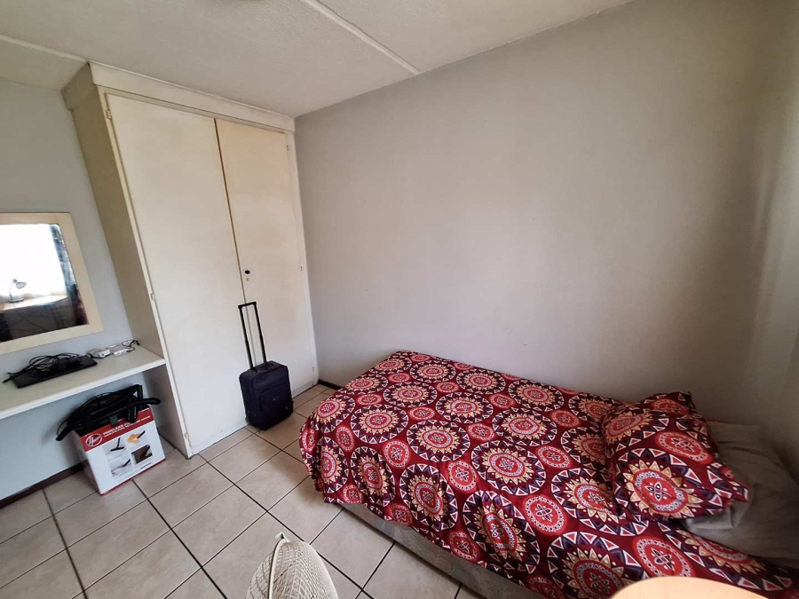 To Let 2 Bedroom Property for Rent in Weltevreden Park Gauteng
