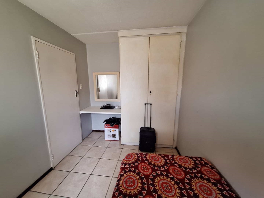 To Let 2 Bedroom Property for Rent in Weltevreden Park Gauteng
