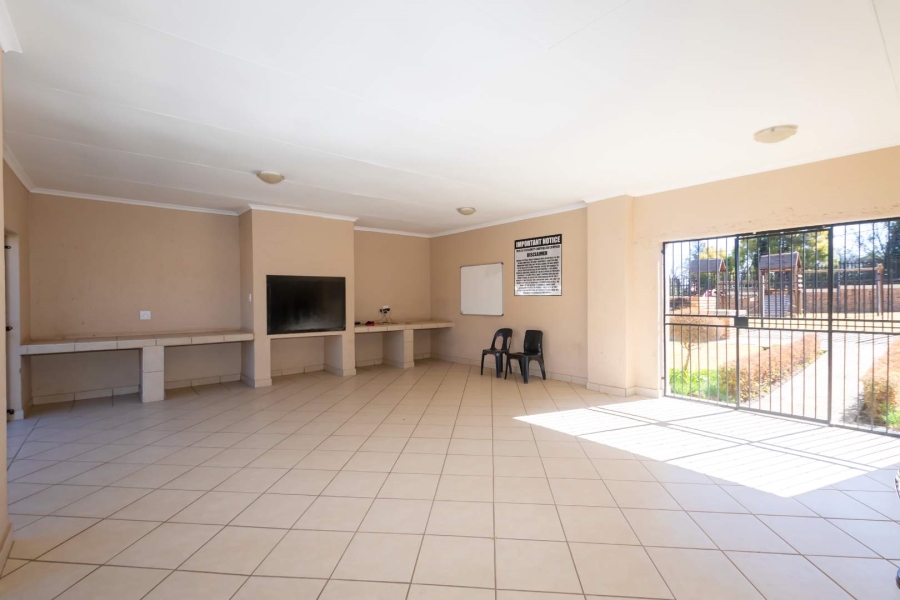 2 Bedroom Property for Sale in Honeypark Gauteng