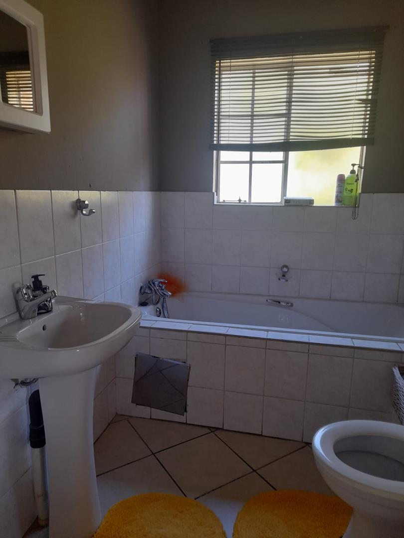 2 Bedroom Property for Sale in Honeypark Gauteng