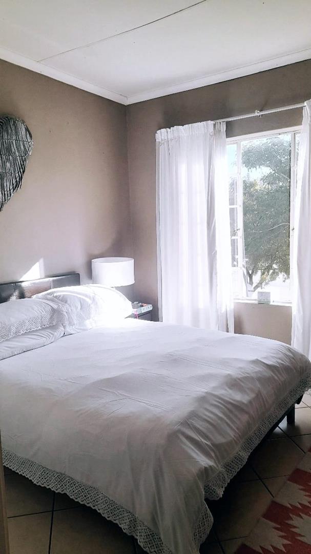 2 Bedroom Property for Sale in Honeypark Gauteng