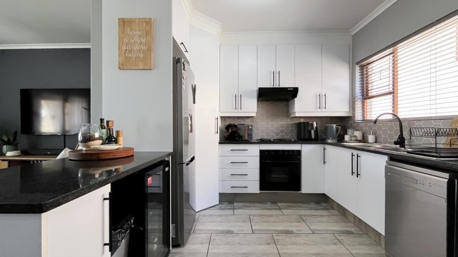 2 Bedroom Property for Sale in Meyersdal Gauteng