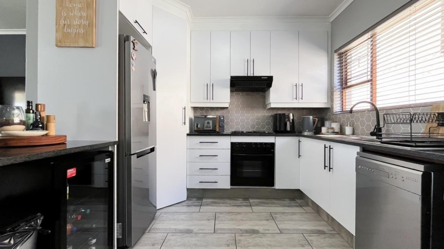 2 Bedroom Property for Sale in Meyersdal Gauteng