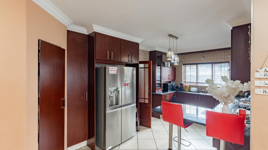 4 Bedroom Property for Sale in Thatchfield Estate Gauteng