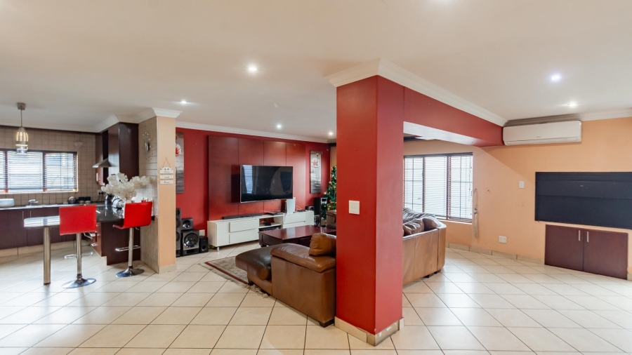 4 Bedroom Property for Sale in Thatchfield Estate Gauteng