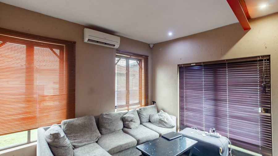 4 Bedroom Property for Sale in Thatchfield Estate Gauteng