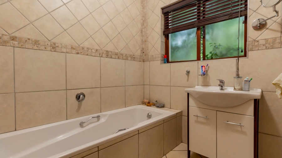 4 Bedroom Property for Sale in Thatchfield Estate Gauteng