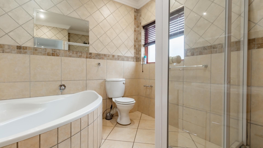 4 Bedroom Property for Sale in Thatchfield Estate Gauteng