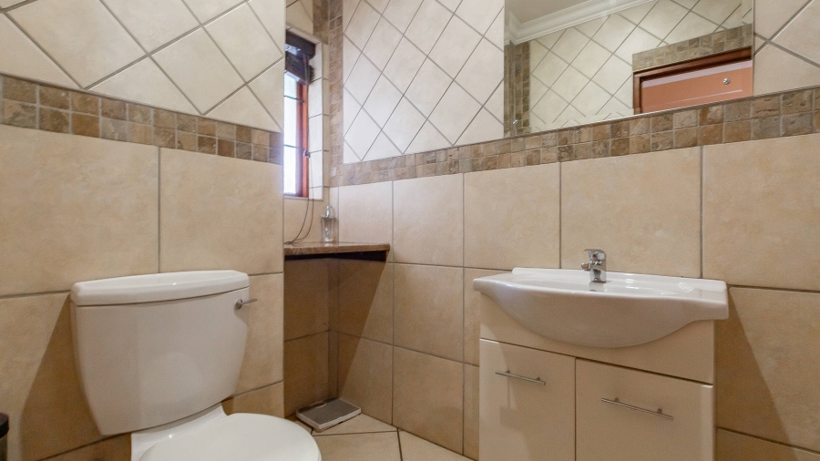 4 Bedroom Property for Sale in Thatchfield Estate Gauteng