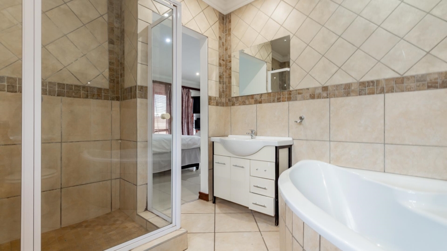 4 Bedroom Property for Sale in Thatchfield Estate Gauteng