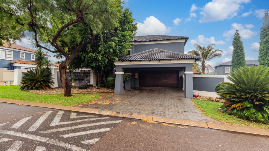 4 Bedroom Property for Sale in Thatchfield Estate Gauteng