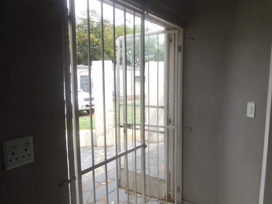 To Let 1 Bedroom Property for Rent in Silverton Gauteng