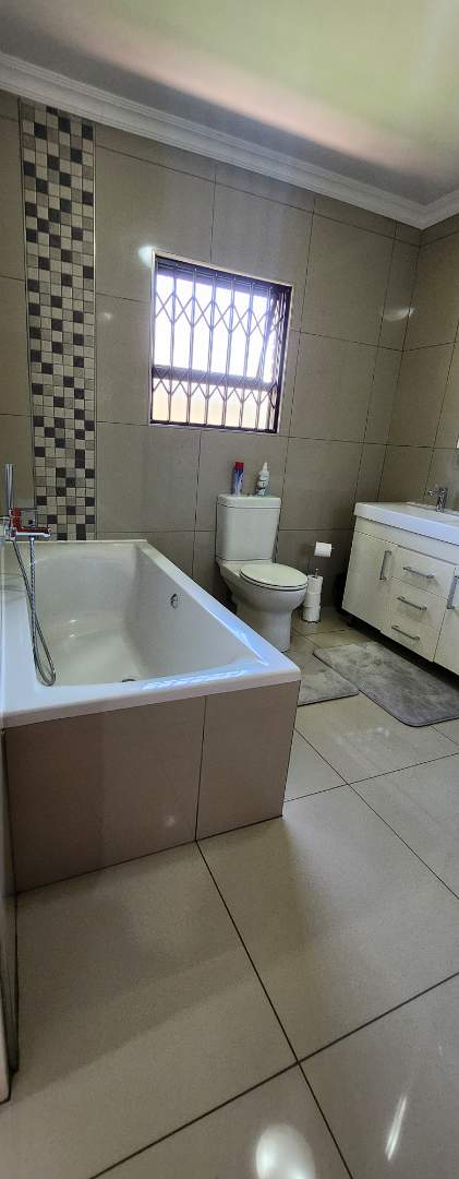 3 Bedroom Property for Sale in New Redruth Gauteng