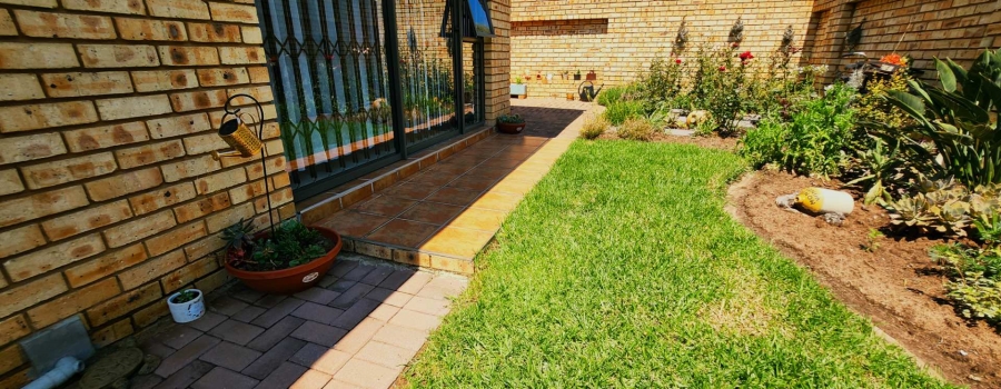 3 Bedroom Property for Sale in New Redruth Gauteng