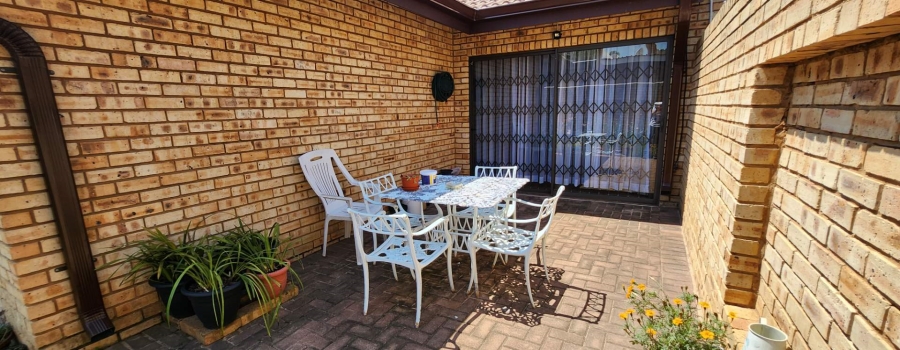 3 Bedroom Property for Sale in New Redruth Gauteng