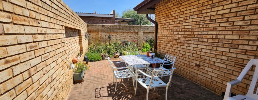 3 Bedroom Property for Sale in New Redruth Gauteng