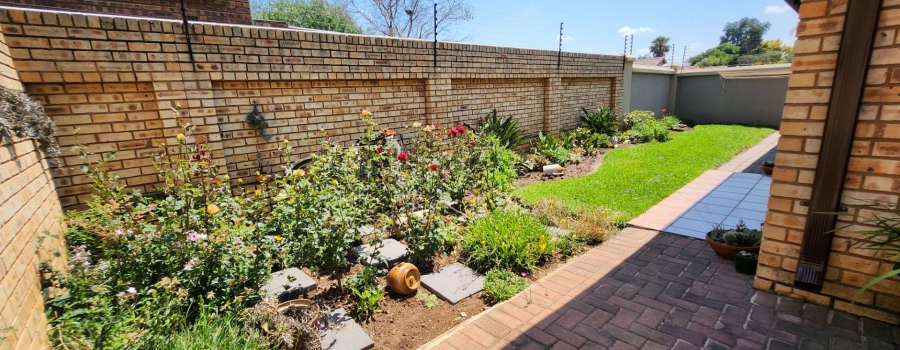 3 Bedroom Property for Sale in New Redruth Gauteng