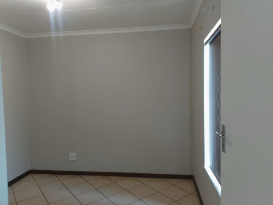 To Let 2 Bedroom Property for Rent in Equestria Gauteng