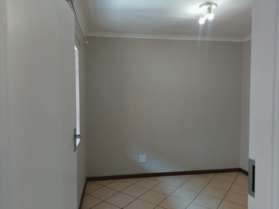 To Let 2 Bedroom Property for Rent in Equestria Gauteng