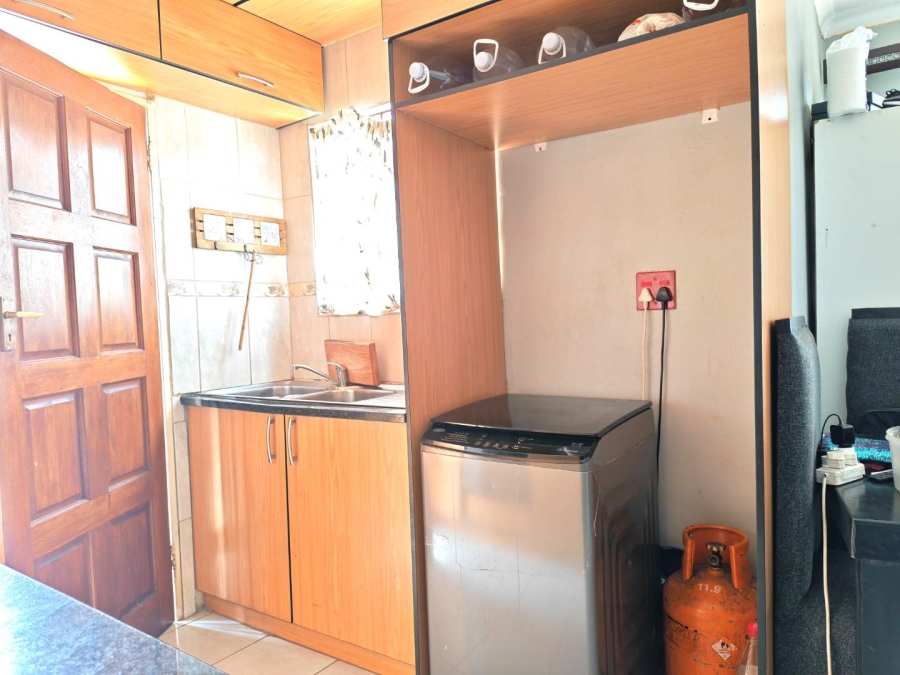 7 Bedroom Property for Sale in Cosmo City Gauteng