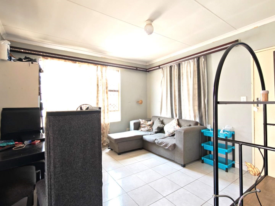 7 Bedroom Property for Sale in Cosmo City Gauteng