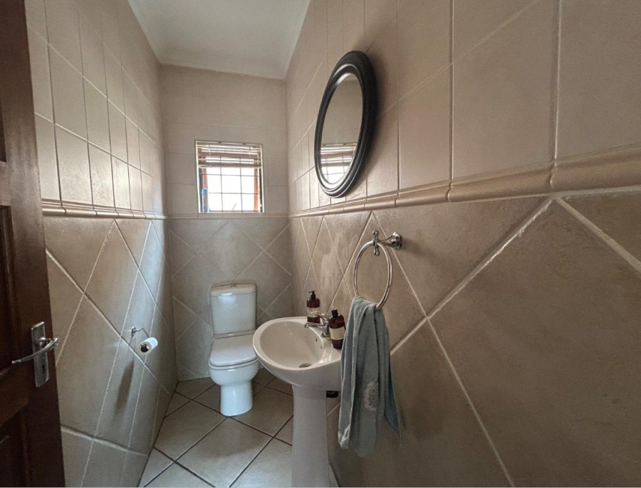 3 Bedroom Property for Sale in Mulbarton Gauteng