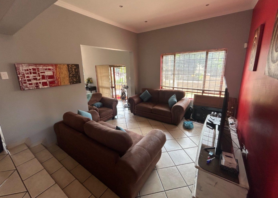 3 Bedroom Property for Sale in Mulbarton Gauteng