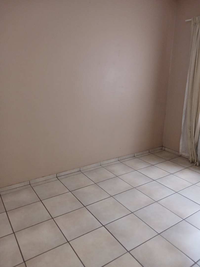 2 Bedroom Property for Sale in Bardene Gauteng