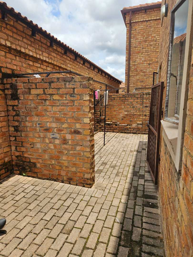 4 Bedroom Property for Sale in Theresa Park Gauteng