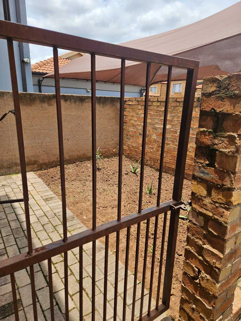 4 Bedroom Property for Sale in Theresa Park Gauteng