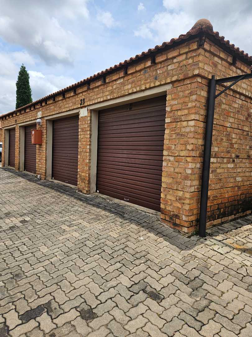 4 Bedroom Property for Sale in Theresa Park Gauteng