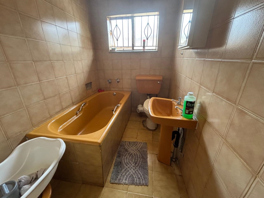 3 Bedroom Property for Sale in Protea North Gauteng
