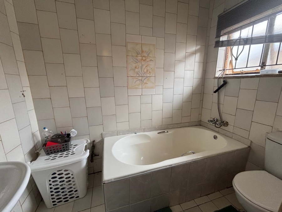 3 Bedroom Property for Sale in Protea North Gauteng